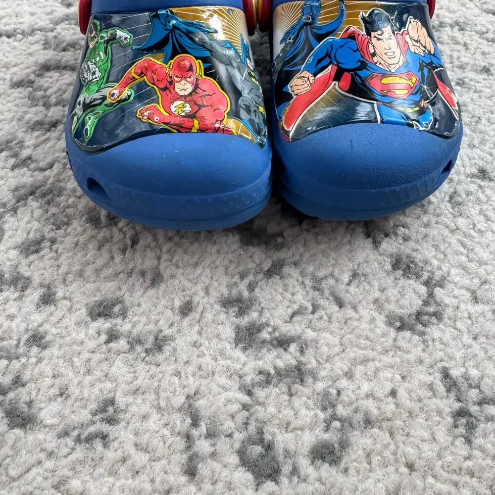 CROCS Kids TM & DC Comics Superhero Clog Shoes Size 6/7
